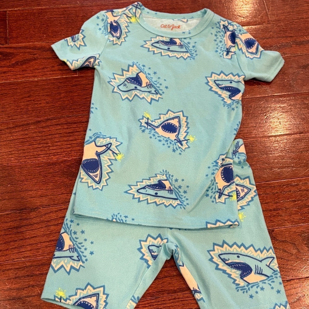 Cat & Jack Aqua Shark Pattern Kids Pajama Set